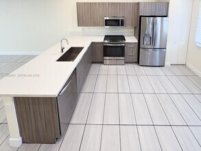 6416 NW 102nd Ct in Doral, FL - Building Photo - Building Photo