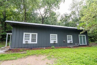 1118 Louise Dr in Tallahassee, FL - Building Photo - Building Photo