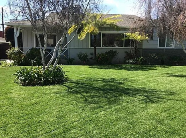 property at 5623 Murietta Ave