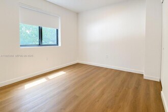 1950 Fletcher St, Unit 202 in Hollywood, FL - Building Photo - Building Photo