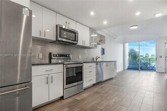 3339 Virginia St in Miami, FL - Building Photo - Building Photo