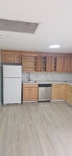 88 Matsunaye Dr in Medford, NY - Building Photo - Building Photo