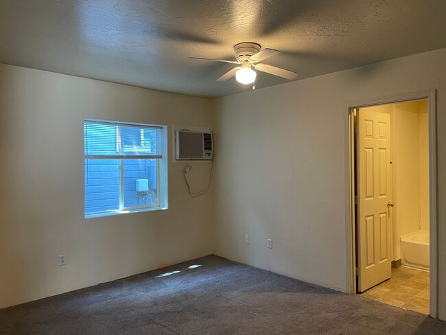 114 E 11th St in Medford, OR - Building Photo - Building Photo