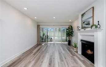 225 N Rose St in Burbank, CA - Building Photo - Building Photo