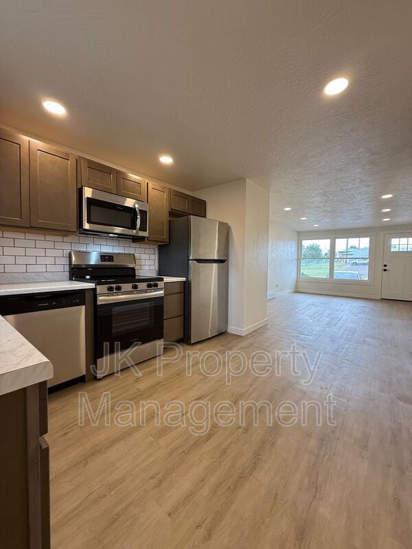 property at 2006 6th St NE