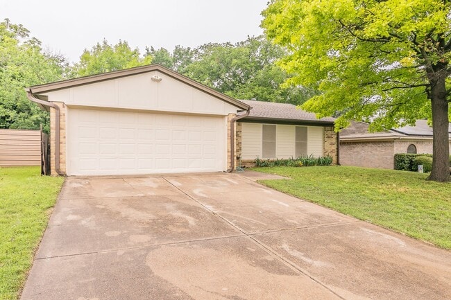 property at 700 Panay Way Dr