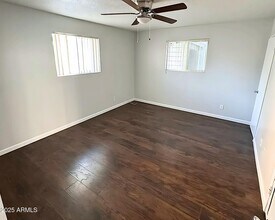 555 W Rio Salado Pkwy in Mesa, AZ - Building Photo - Building Photo