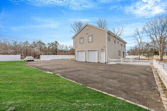 475 Old Country Rd in Huntington Station, NY - Building Photo - Building Photo