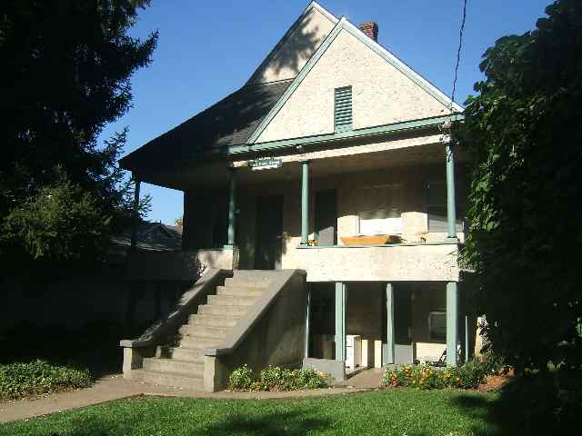 832 W 1st St in Chico, CA - Building Photo - Building Photo