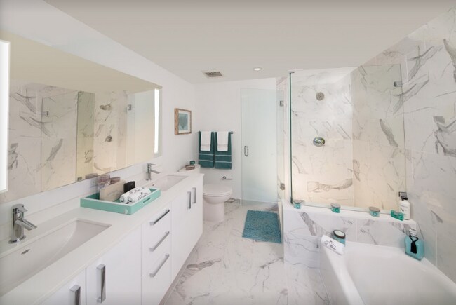 1101 Brickell Ave in Miami, FL - Building Photo - Building Photo