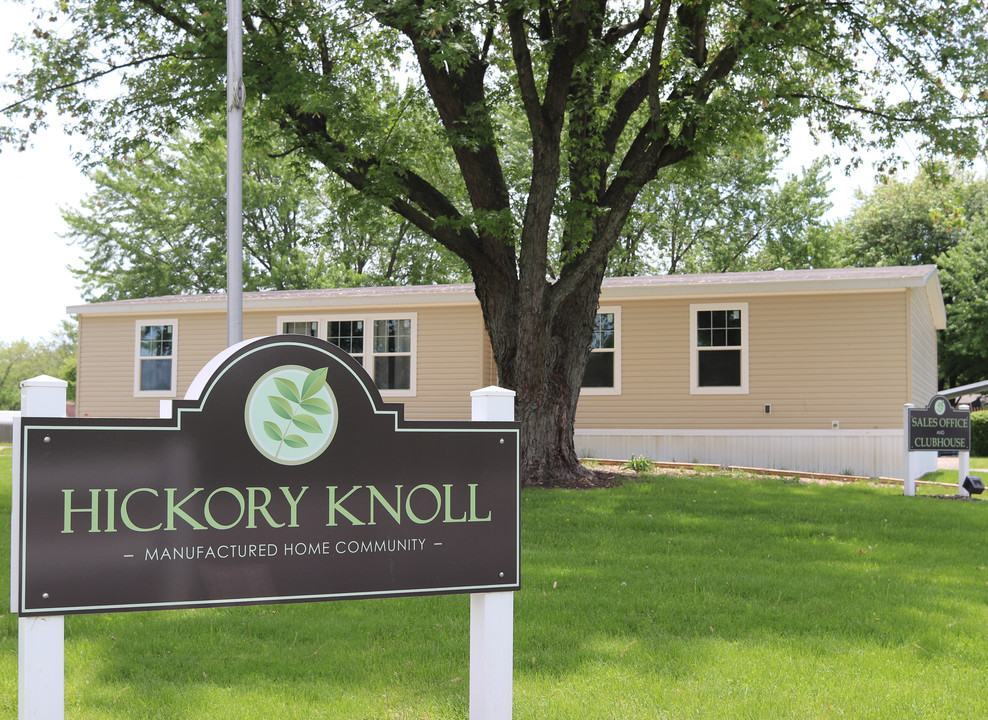 Hickory Knoll in Indianapolis, IN - Building Photo