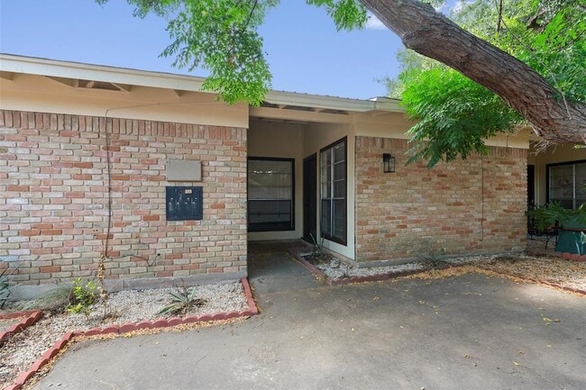 3426 Willowrun Dr, Unit B in Austin, TX - Building Photo - Building Photo
