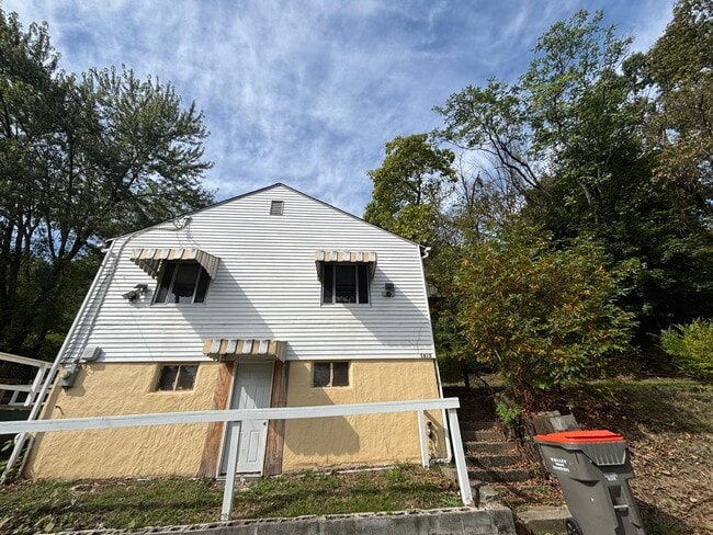 property at 1813 West Ave
