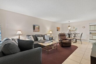 1531 Placida Rd in Englewood, FL - Foto de edificio - Building Photo