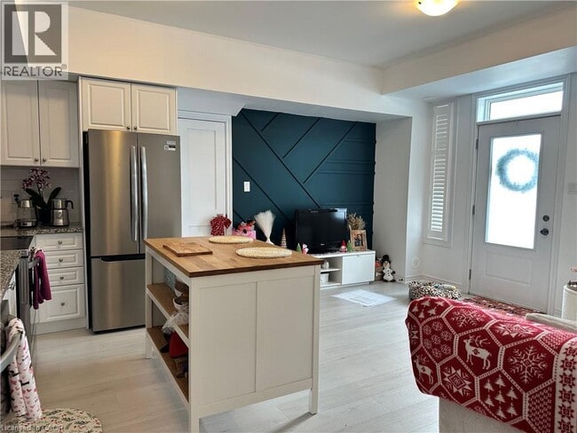 212 Law Dr in Guelph, ON - Building Photo - Building Photo