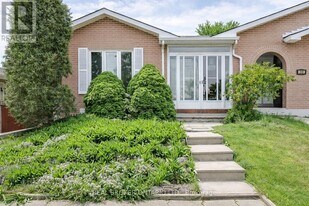 3474 Galena Crescent in Mississauga, ON - Building Photo