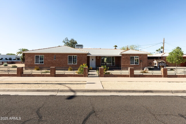property at 1330 E Monte Vista Rd