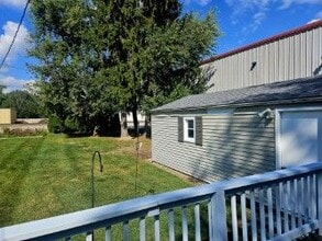 1155 Hartzell St in New Haven, IN - Foto de edificio - Building Photo