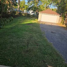 1021 W Indian Trail in Louisville, KY - Building Photo - Building Photo