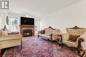 52 Scarlet Ct in Ottawa, ON - Building Photo - Building Photo