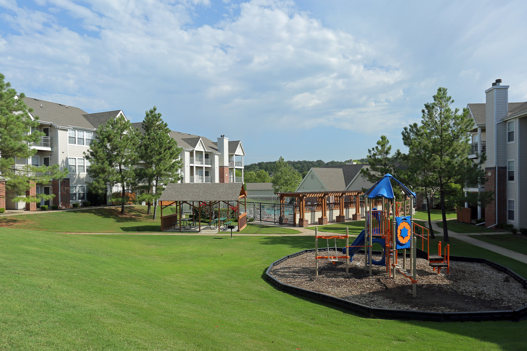 Pinehurst Apartment Homes in Sapulpa, OK - Building Photo