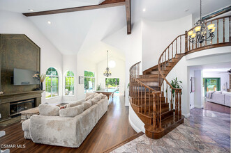 2554 Kirsten Lee Dr in Westlake Village, CA - Building Photo - Building Photo