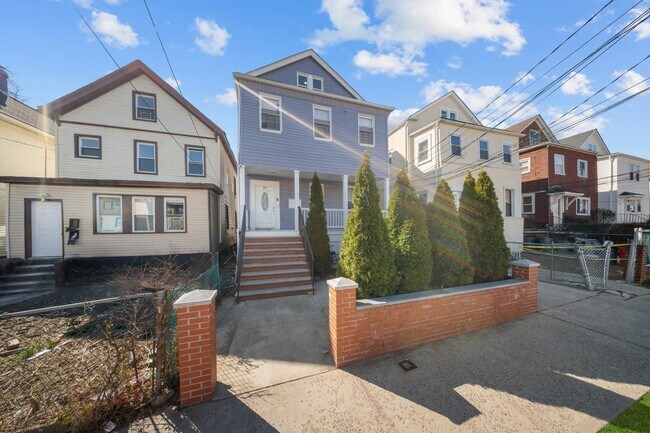 20 Monroe St in Mount Vernon, NY - Building Photo - Building Photo