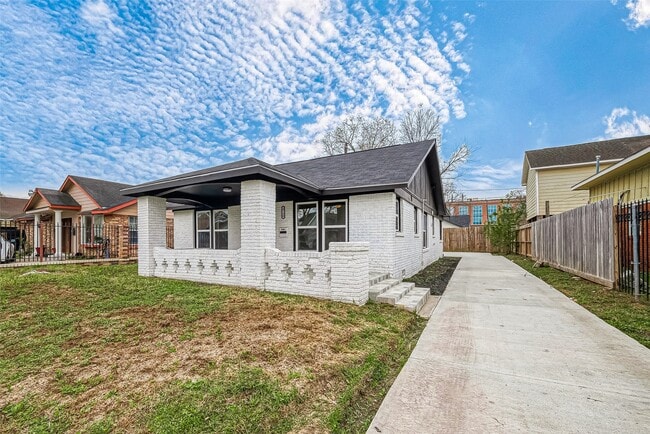 4726 Pease St in Houston, TX - Building Photo - Building Photo