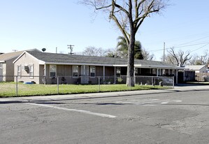 1904 Roble Ave in Modesto, CA - Building Photo