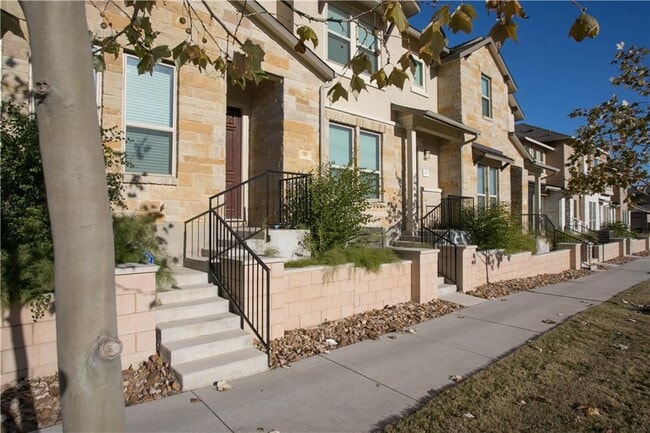 6814 E Riverside Dr in Austin, TX - Building Photo - Building Photo