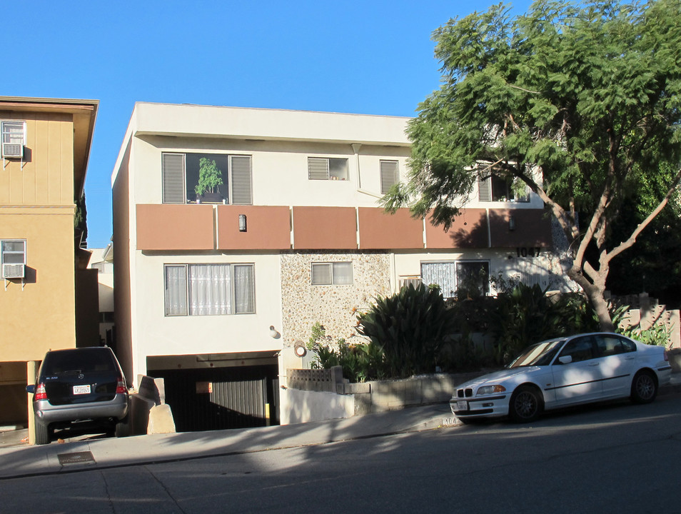 1047 N Stanley Ave in West Hollywood, CA - Building Photo