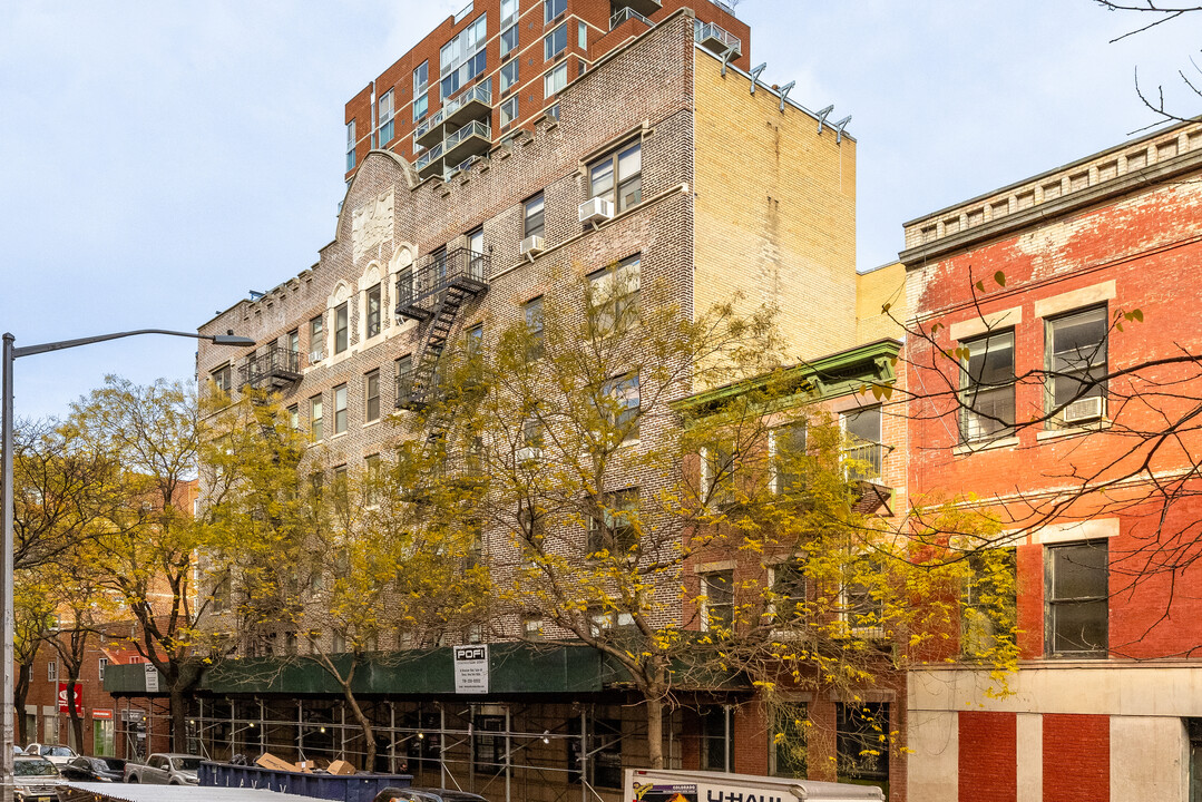 Chelsea Hall in New York, NY - Building Photo