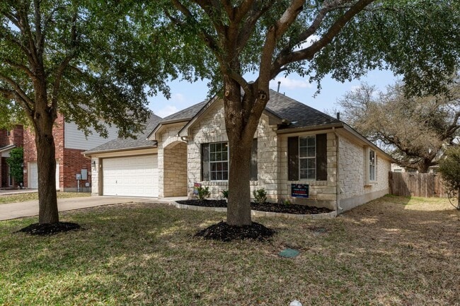 property at 601 Pebblestone Walk Dr