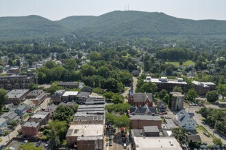 478-482 Main St in Beacon, NY - Building Photo - Building Photo