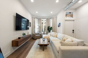 1543 N Claremont Ave in Chicago, IL - Building Photo