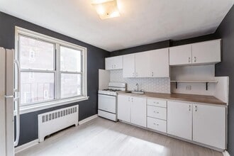 30-11 Parsons Blvd in Queens, NY - Building Photo - Building Photo