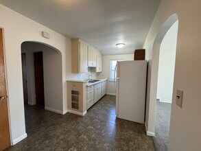 1718 Goff Ave, Unit #2 in Eau Claire, WI - Building Photo - Building Photo