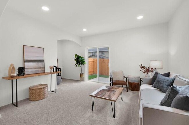 1152 S 43rd Pl in Springfield, OR - Building Photo - Building Photo