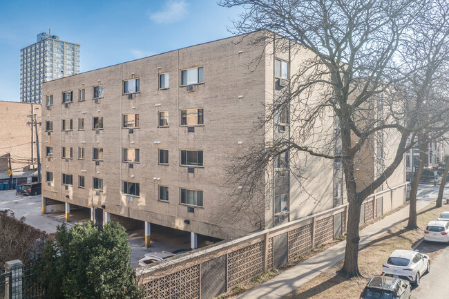 Hollywood Terrace Condominiums in Chicago, IL - Building Photo - Building Photo