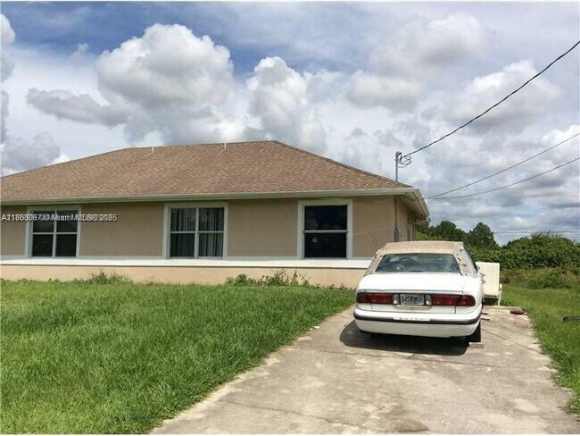 4612-4624 24th St SW in Lehigh Acres, FL - Building Photo - Building Photo