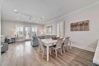 1592 W Beach Blvd in Gulf Shores, AL - Building Photo - Building Photo