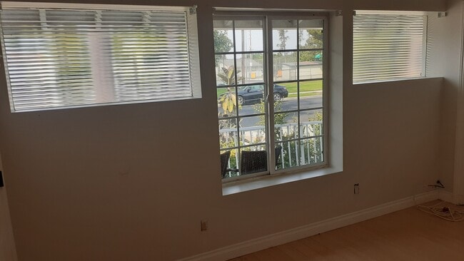 1400 E Marshall Pl in Long Beach, CA - Foto de edificio - Building Photo