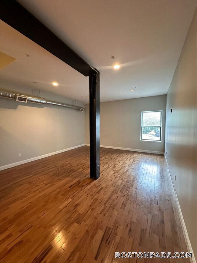 26 Portland St in Worcester, MA - Building Photo - Building Photo