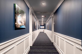 The Lofts at Maple & Main in Smithtown, NY - Foto de edificio - Interior Photo