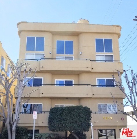 1811 Manning Ave-Unit -102 in Los Angeles, CA - Building Photo