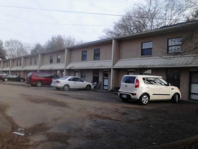 200 N Trigg Ave in Gallatin, TN - Building Photo