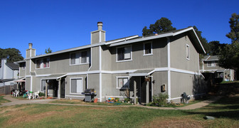 Lakeview Oaks Apartments