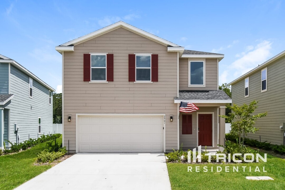2901 Grand Finale St in Green Cove Springs, FL - Foto de edificio