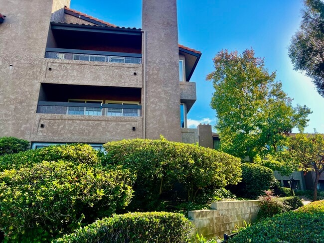 10225 Caminito Cuervo, Unit 126 in San Diego, CA - Foto de edificio - Building Photo