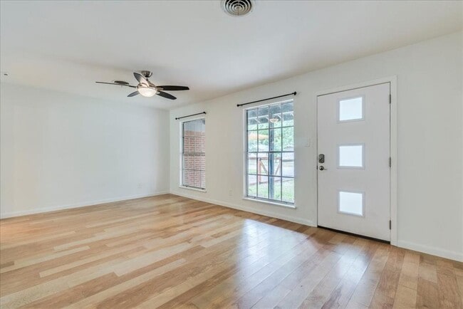 5614 Delwood Dr in Austin, TX - Building Photo - Building Photo